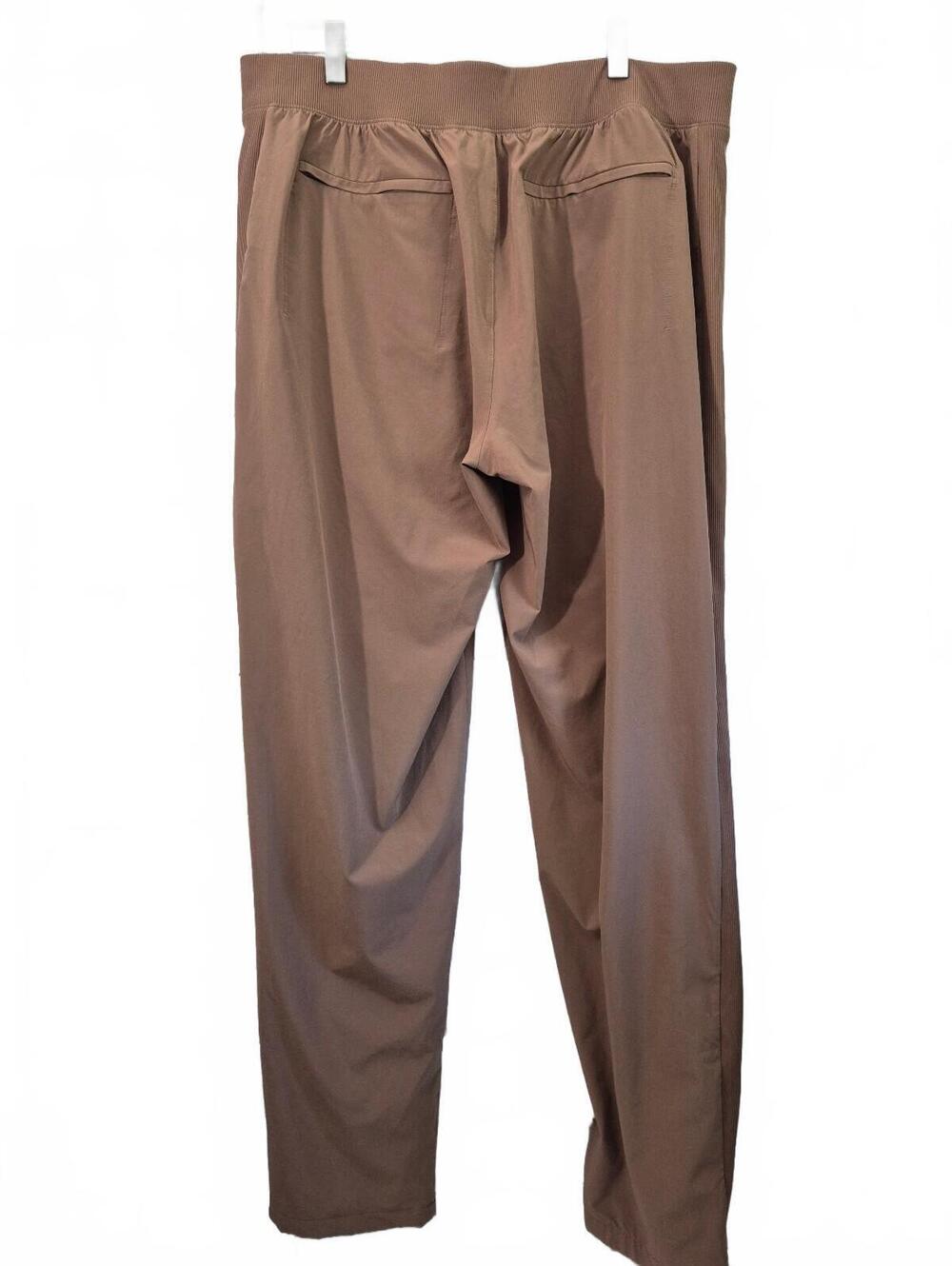 Athleta Women's Pants In Size 14 Tall Featuring A Soft Mocha Brown Color With Ri - Picture 3 of 6